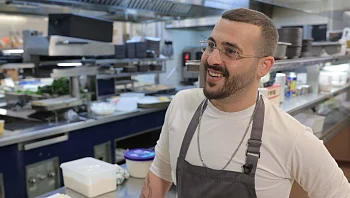 "רגיל להיות מאחורי הקלעים - פתאום אני בפריים-טיים": שיחה עם מתן הטבח מ"המסעדה הבאה"