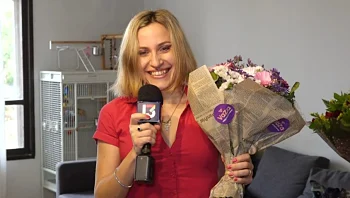 אלנה סוגרת מעגל: הדיילת שהשתתפה בחילוץ היתומים שגדלו בעיר הולדתה באוקראינה