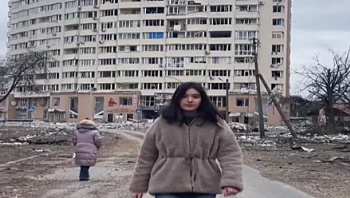 בלי פילטרים: כוכבות הרשת האוקראיניות שמתעדות את המלחמה