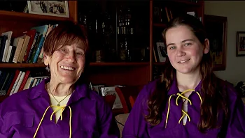 חולצה סגולה ושרוך צהוב - הכירו את "סבבתא": התנועה הראשונה לגיל הזהב