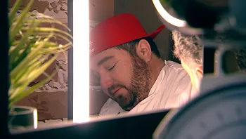 "אני לא יכול להסתכל לך בעיניים - לא נעים לי": מה גרם לסוסון לבכות?