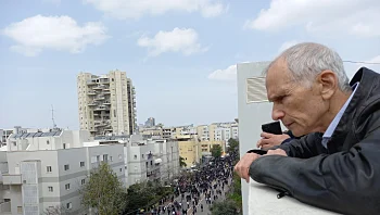 "זה שהוא לא לוקח אחריות זו בעיה קשה": סערת בר-לב מסרבת לגווע