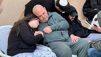 בעל אחת הנרצחות בפיגוע בב"ש: "גידלנו ילדים על שלום - ודווקא לה זה קרה"