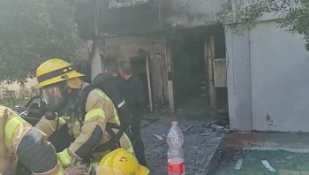 שריפה בבניין מגורים בנתניה: 7 נפגעו, בהם בן 60 במצב קשה