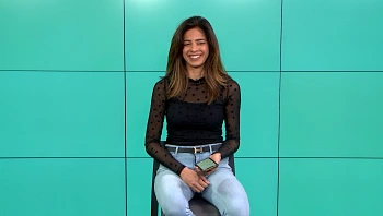 שני גולן מגלה: "אני מבלה למעלה מ-7.5 שעות בפלאפון בכל יום"