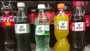 שוד המשקאות: למה אנחנו משלמים ביוקר על בקבוק משקה קר?