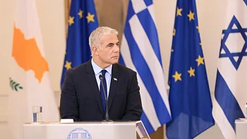 לפיד מחריף את הטון: "הכוחות הרוסיים ביצעו פשעי מלחמה - העדויות מחרידות"