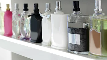 בן 50 פרץ לדירה בחיפה - וגנב 10 בקבוקי בושם