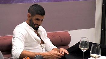 "דווקא היא עם השקט שלה, הנשיות ונעלי העקב": עידן חושף קראש מפתיע על שני