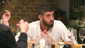 דנה לא בסביבה - ועידן מפלרטט עם שני: "הסגנון שלך הרבה יותר מושך אותי"