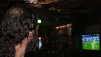 יש לך לינק? - האם ראוי לשדר משחקי כדורגל ביום השואה?