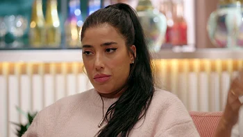 המנטור לאורח חיים בריא או מאמן הכושר שמחפש בחורה מכילה: במי דנה תבחר?