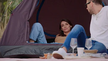 "מסקרן אותך איך אני ואתה נתנהל בחוץ?"; "עוד נדבר על זה, נגיע לגשר ונחצה אותו"