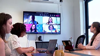 מחקר חדש: עבודה דרך הזום פוגעת ביצירתיות