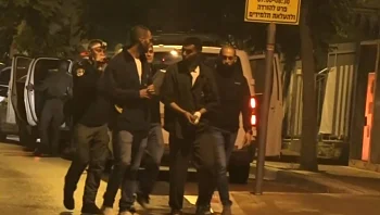 מול המצלמות: שעות לאחר שנתפסו - המחבלים שחזרו את מסע הרצח באלעד
