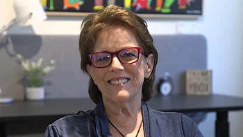 היי סירי: ריאיון עם סוזן בנט, הקול המזוהה ביותר עם העוזרת האישית