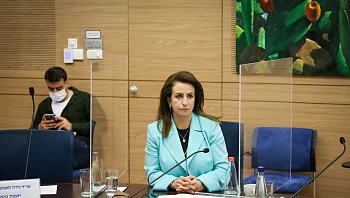 הח"כית הפורשת עדיין לא החליטה: "להצביע בעד פיזור? אשקול"