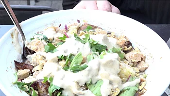 חסה ב-80 שקלים: למה אנחנו משלמים כל כך יקר על סלט במסעדה?