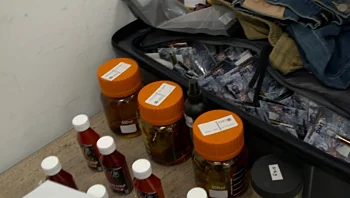 "אין משהו שיכול להפתיע אותנו": הצצה ליחידה החשאית שלוכדת מבריחים בנתב"ג