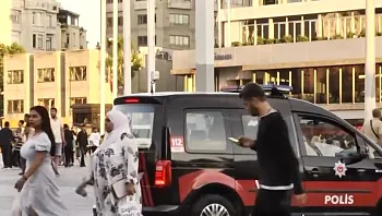 שוטרים סמויים ושריוניות: שליח חדשות 13 מדווח מאיסטנבול