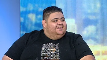 "אני הופך את זה לסוג של הומור": עידן אוחיון הפך את ההתמודדות עם המשקל שלו להצלחה בטיקטוק