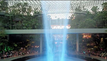 בריכות על הגג, מכוני ספא וחדרי כושר - שדות התעופה המרהיבים בעולם