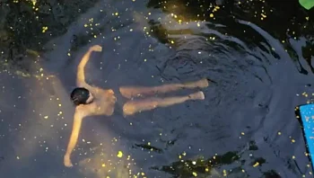 בלי דאודורנט, סבון ונייר: תום כהן שושן נמנע משימוש במוצרי טיפוח