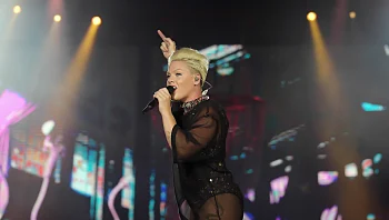 "אם אתם תומכים בהחלטת העליון, אל תאזינו למוזיקה שלי יותר"