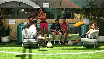 "נמאס לי להיות רעבה": דיאן מתפרקת