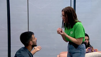 "תפסיקי להגן עליו, הוא מפרפר אותך": קאזם נגד שרין