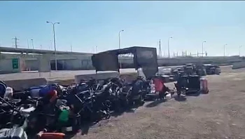 המבצע להחזרת המזוודות האבודות: המתחם מחוץ לטרמינל פונה