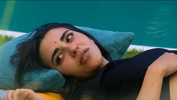 "לא יכולתי להסתכל עליו": ריוואה על הילדות הקשה לצד אביה