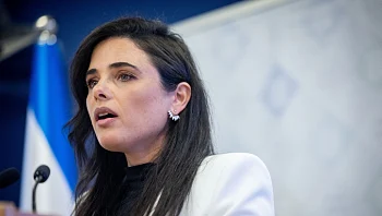 שקד במזנון הח"כים על צלחת חומוס: "לא מזיק להיראות טוב"