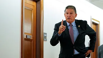 האיש שאחראי לכאב הראש של ביידן • פרשנות