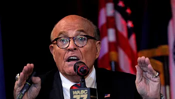 רודי ג'וליאני נפצע קשה בתאונה: "עזר לאישה שהותקפה - ונפגע"