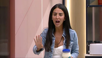 "תבחרי מצלמה ותצעקי אליה": מה הצית את הויכוח בין בר לשחף?