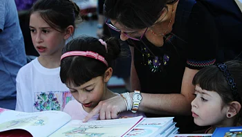 מוקדם להספיד את ספר הלימוד המודפס