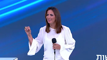 דואט פוליטי: הח"כים איוב קרא ומיכל רוזין שרים עם עינת שרוף