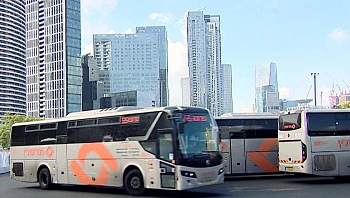 הנהגים המסמסים: מתעסקים בטלפון בזמן נסיעה - ומסכנים את הנוסעים