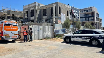 שני פצועים מירי מרכב חולף בהרצליה, הרקע פלילי