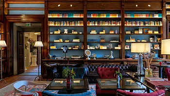 כוסית וויסקי בחדר המורים: בתי הספר שהפכו למקומות אירוח