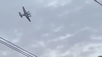 ארה"ב: הטייס שאיים להתרסק על סניף "וולמארט" נחת בשלום