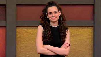 הבחורה שהגישה פלאפל בתחרות בישול בפריז: האודישן של מיה אורן