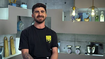 "זה אדם שלא היית נותן לו לשטוף כלים": האודישן של אסף אטיאס