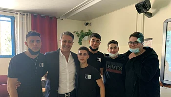 אסתי לאודר מאמצת את חניכי תוכנית 7 מבית "פתחון לב"