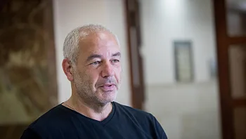 הפרקליטות תבקש לעצור את משפט פישר ולגבות עדות ממשה סעדה