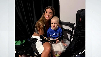 הביעו משאלה: נועה קירל מגשימה חלום למעריצה בת ה-5