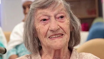 עד 120: רגע לפני השנה החדשה - נינה חוגגת יום הולדת 100