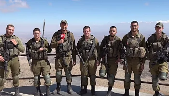 "עושים את זה בשמחה": החיילים שסוגרים את החג בצל הכוננות