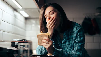אחת ולתמיד: הקשר בין שינה, תזונה וירידה במשקל